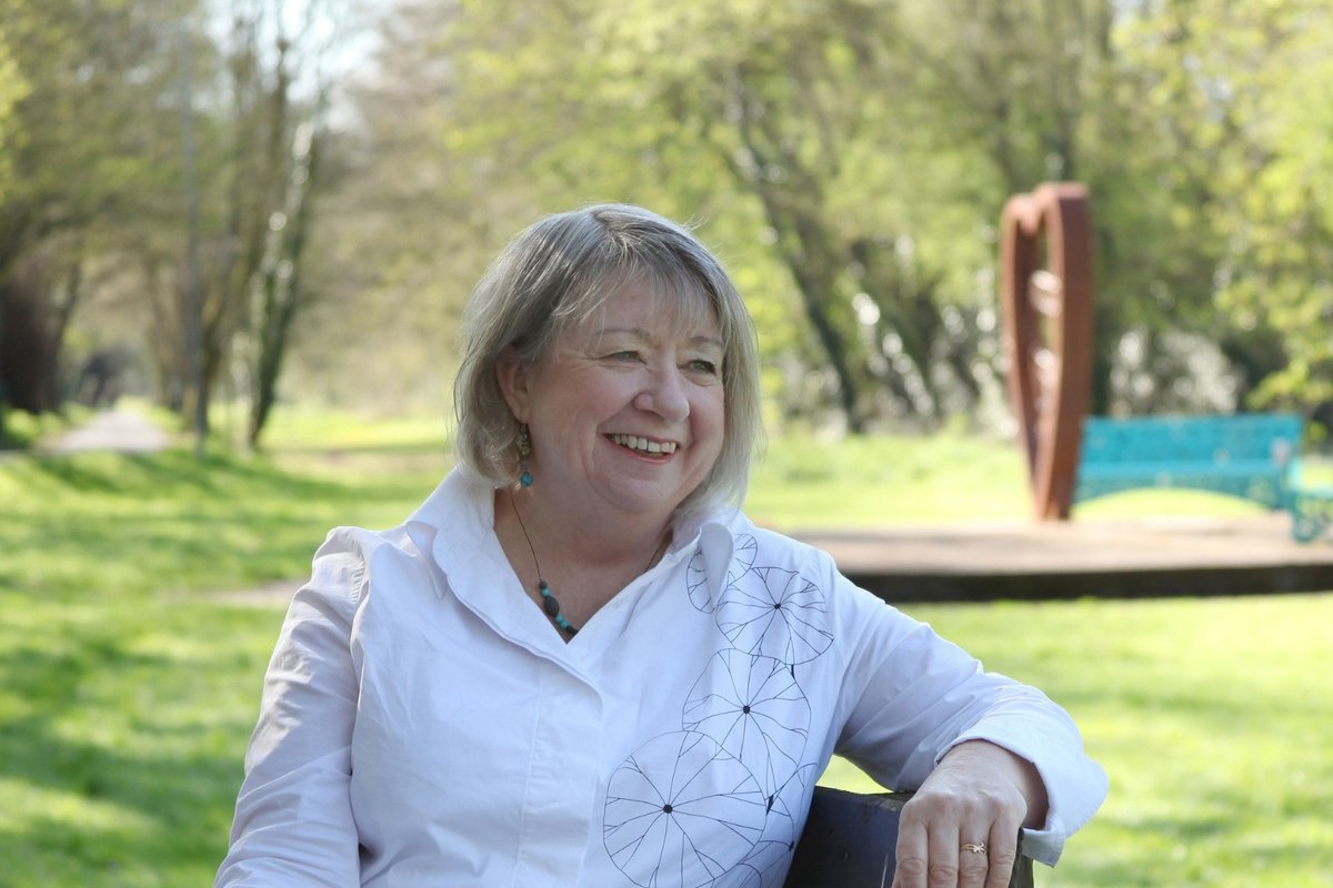 Dee Hennessy